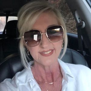 Meet your Posher, Tina